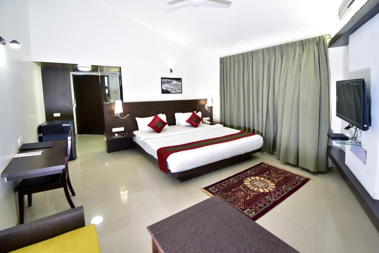 Caves County Resort Malegaon Exterior foto